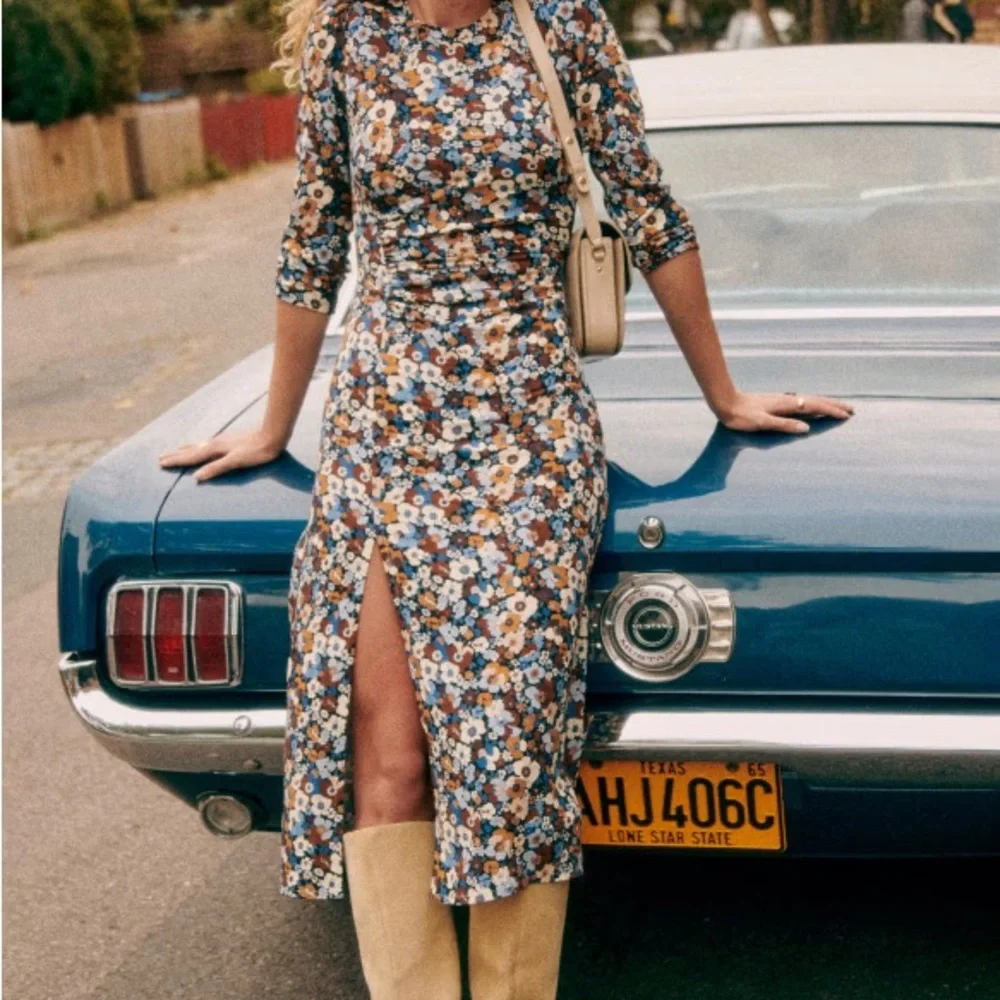 Sezane Midi 70s Floral Dress NWT Size 10 - Picture 2 of 4